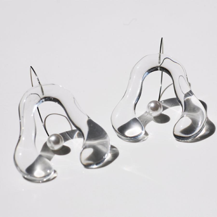 Iria Ashimine（イリア アシミネ） / CRAB PINCER ピアス - CLEAR レディース ギフト プレゼント 記念日 アクセサリー ジュエリー 透明 クリア 素材 樹脂 大ぶ… | clear