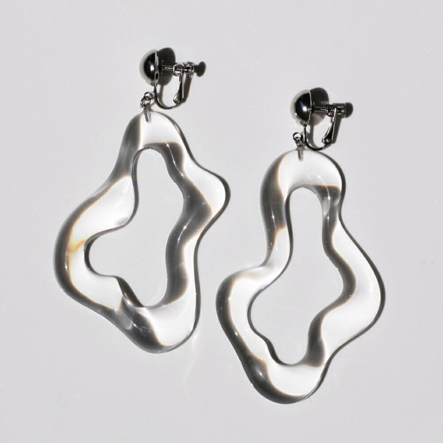 Iria Ashimine（イリア アシミネ） / Pacific oyster イヤリング - CLEAR レディース ノンホール ギフト プレゼント 記念日 アクセサリー ジュ… | clear