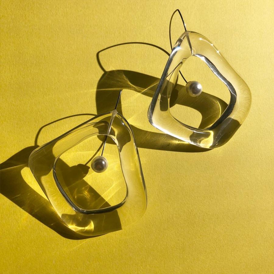 Iria Ashimine（イリア アシミネ） / Square ピアス - CLEAR レディース ギフト プレゼント 記念日 アクセサリー ジュエリー 透明 クリア 素材 樹脂 大ぶり あ… | clear