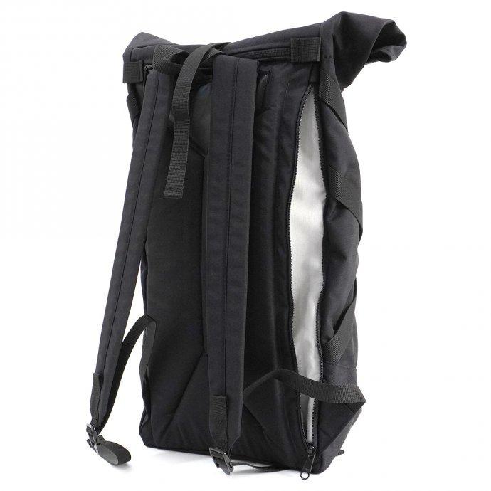BRAASI INDUSTRY（ブラアシィインダストリー） / リュック メンズ 大きい 大容量 防水 HENRY - 21L Black 耐水ロールトップバックパック ブラッ… | Henry | 03