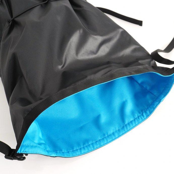 BRAASI INDUSTRY（ブラアシィインダストリー） / リュック メンズ 大きい 大容量 防水 MIKA - 22L Black 耐水ロールトップバックパック ブラッ… |  | 07