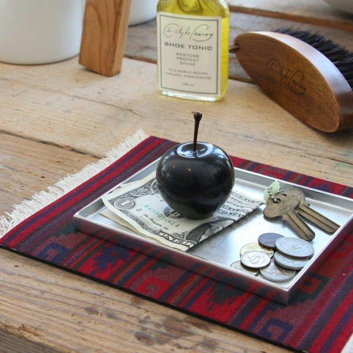 Marble Apple - Black / Small マーブルアップル ブラック／スモール | 雑貨 置物 ペーパーウエイト オブジェ プチギフト プレゼント お祝い 贈り物 ポイント … | DETAIL | 02