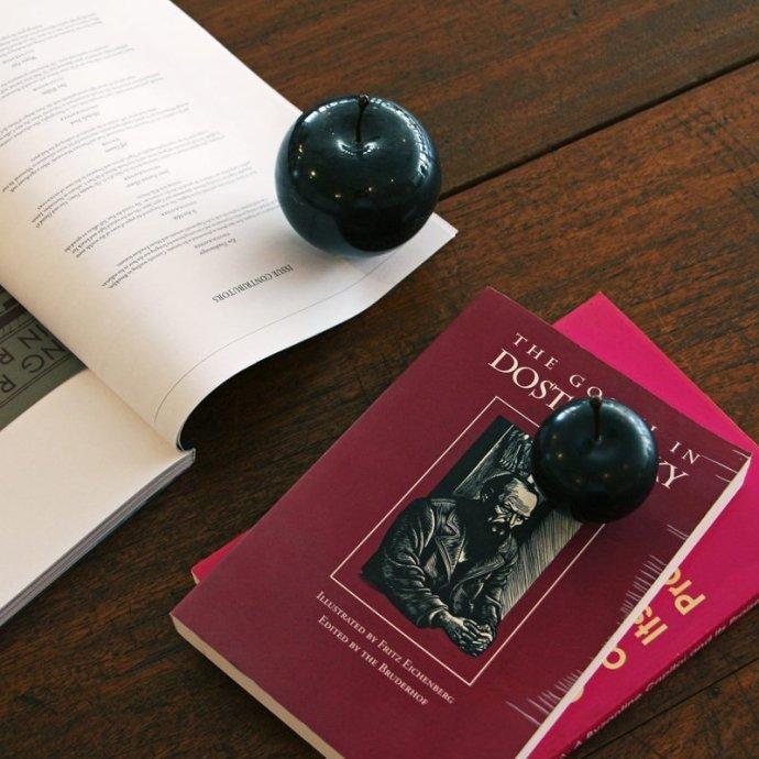 Marble Apple - Black / Large マーブルアップル ブラック／ラージ | 雑貨 置物 ペーパーウエイト オブジェ プチギフト プレゼント お祝い 贈り物 ポイント 消… | DETAIL | 01