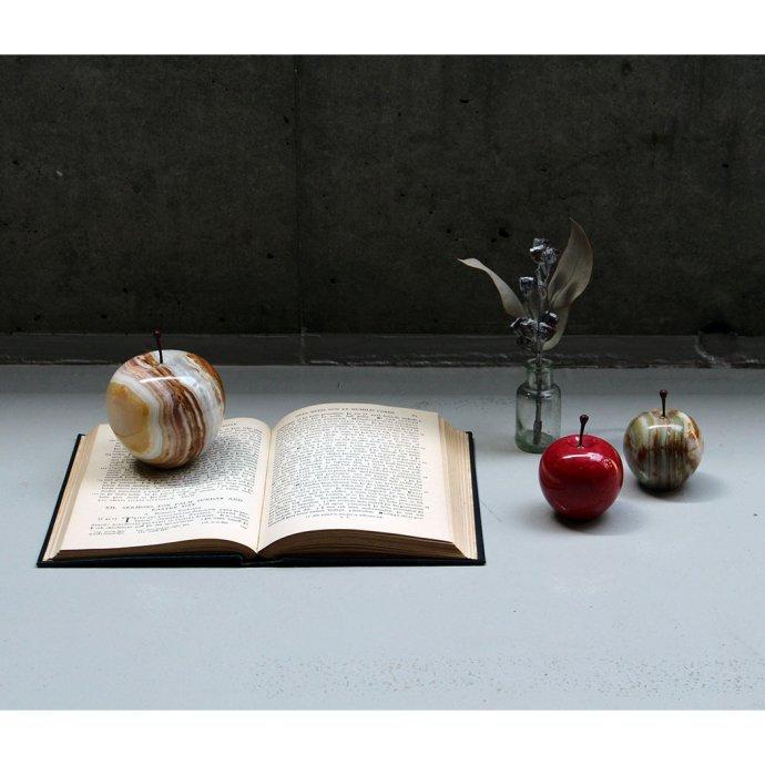 Marble Apple - White / Large マーブルアップル ホワイト／ラージ | 雑貨 置物 ペーパーウエイト オブジェ プチギフト プレゼント お祝い 贈り物 ポイント 消… | DETAIL | 04