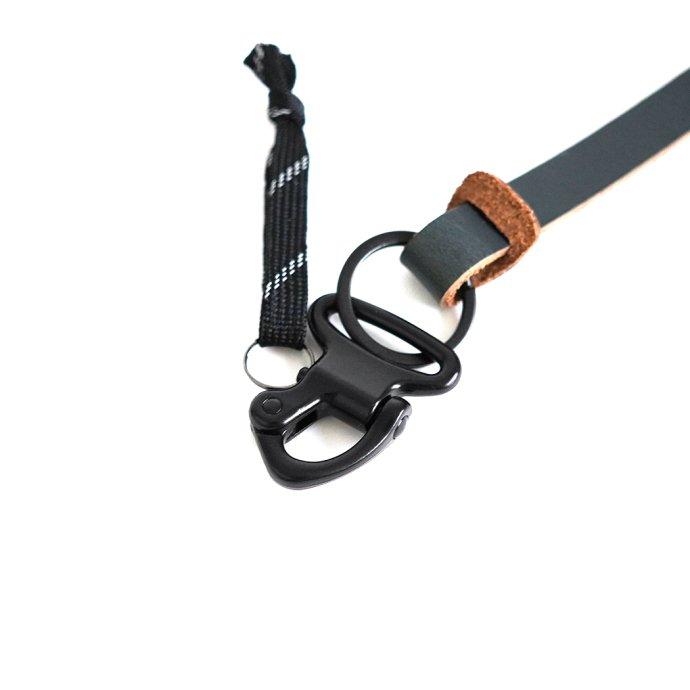 This is...（ディスイズ）/ Chromexcel Leather Keyholder クロムエクセル レザー ブラック カラビナ キーホルダー 全4色 | THISIS | 04