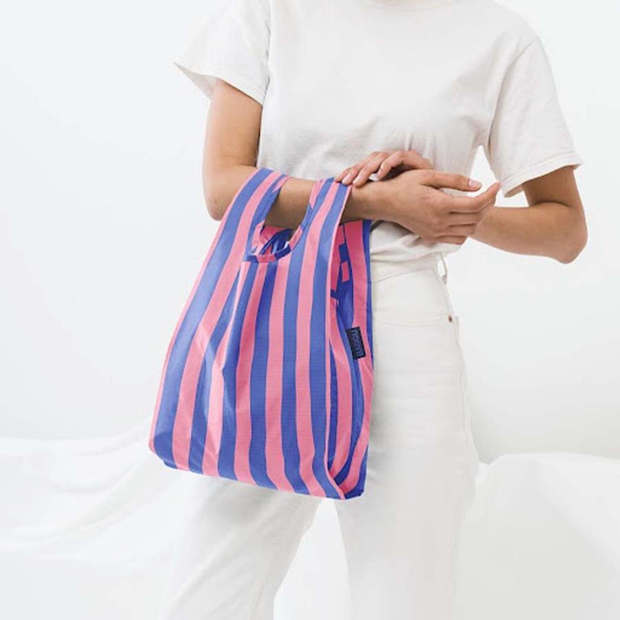 BAGGU バグー BABY エコバッグ ストライプ ブルー × ピンク 2023年 新色 ベビー 洗濯可能 折り畳み コンパクト 軽量 ミニ コンビニ レジ袋型 入園 入学 準備 … | BAGGU | 02