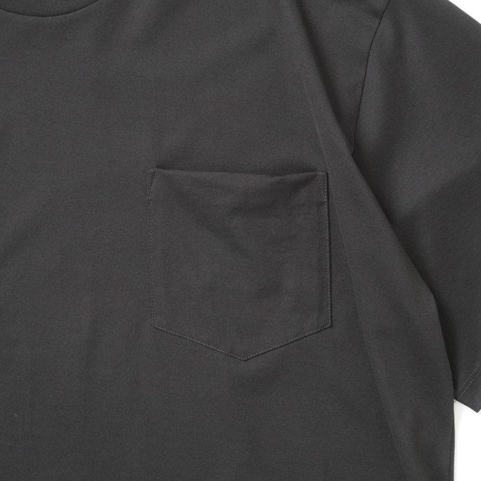 handvaerk ハンドバーク / 60/2 クルーネックポケットビッグTシャツ - Black | handvaerk | 03