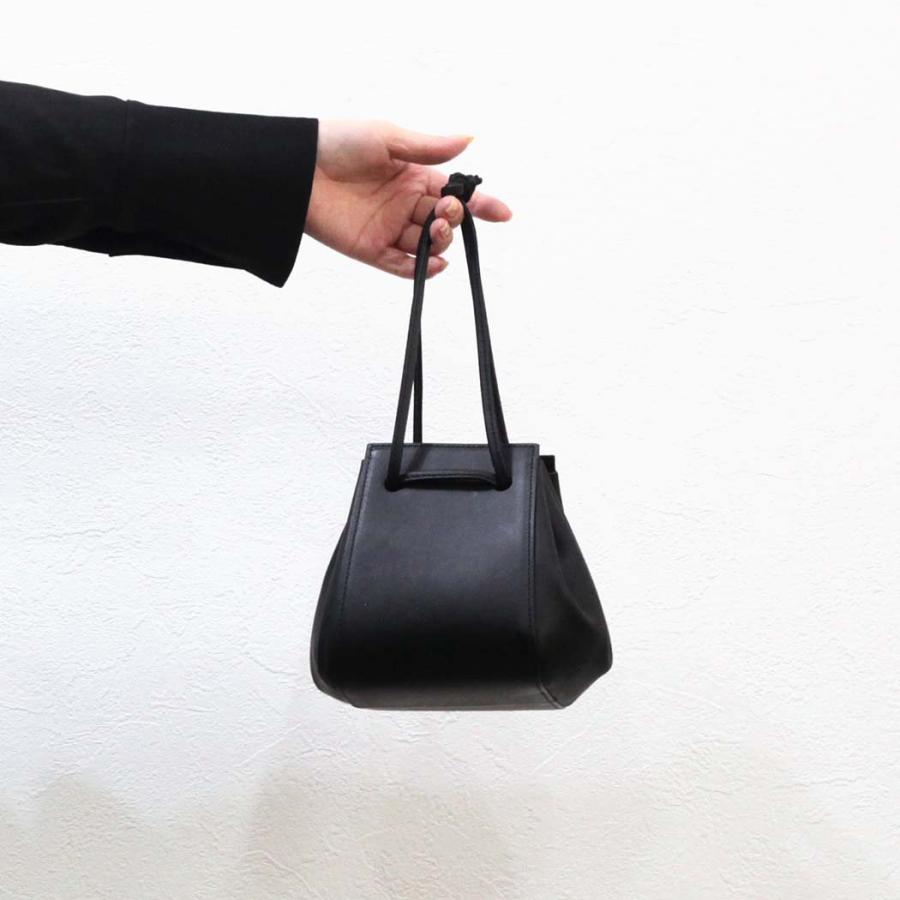 COURTNEY ORLA (コートニーオーラ) ORB s ブラック スムースレザー ORB22FCL013003BK ミニ 巾着 バッグ 黒 大きく開く 小さい シンプル 無地 鞄 ビジネス 通勤… | COURTNEY ORLA | 01