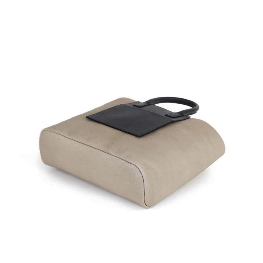 COURTNEY ORLA (コートニーオーラ) / INVERSE TOTE m レザー トートバッグ - ブラック/パールグレー INV23SPL015002PLG/BK | COURTNEY ORLA | 02