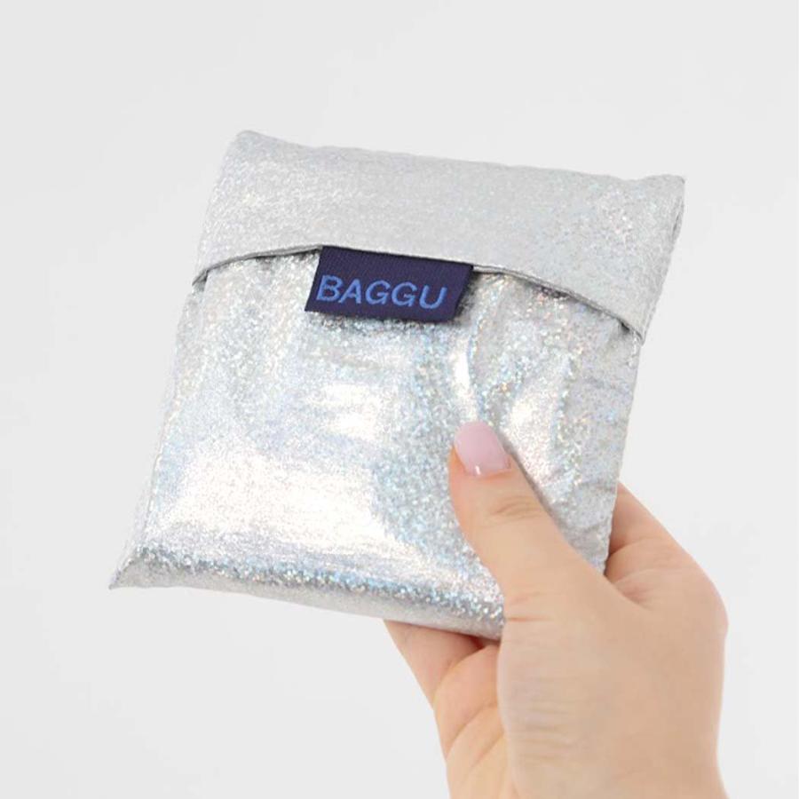 BAGGU バグー エコバッグ STANDARD メタリック ホログラム 日本限定モデル 2023年 新色 シルバー ホロ ショルダー 洗濯可 折り畳み コンパクト 軽量 大容量 レ… | BAGGU | 04