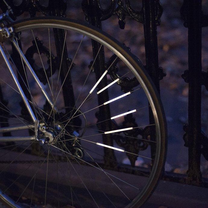KIKKERLAND（キッカーランド） Bike Spoke Reflectors Set of 12 バイクスポークリフレクターズ 12本入り プチギフト お祝い 贈り物 ポイント 消化 買いまわり… |  | 02