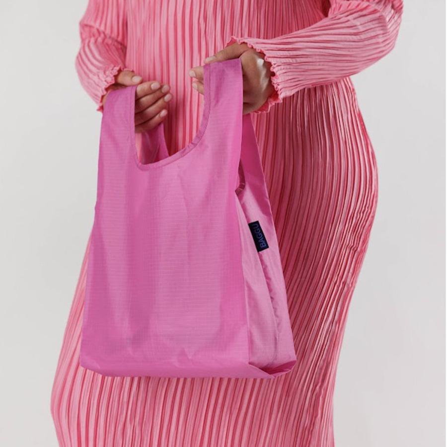 BAGGU バグー エコバッグ  ブライトピンク100%リサイクルナイロン BABY 無地 ベビー 洗濯可能 折り畳み コンパクト 軽量 ミニ コンビニ レジ袋型 入園 入学 準… | BAGGU | 01