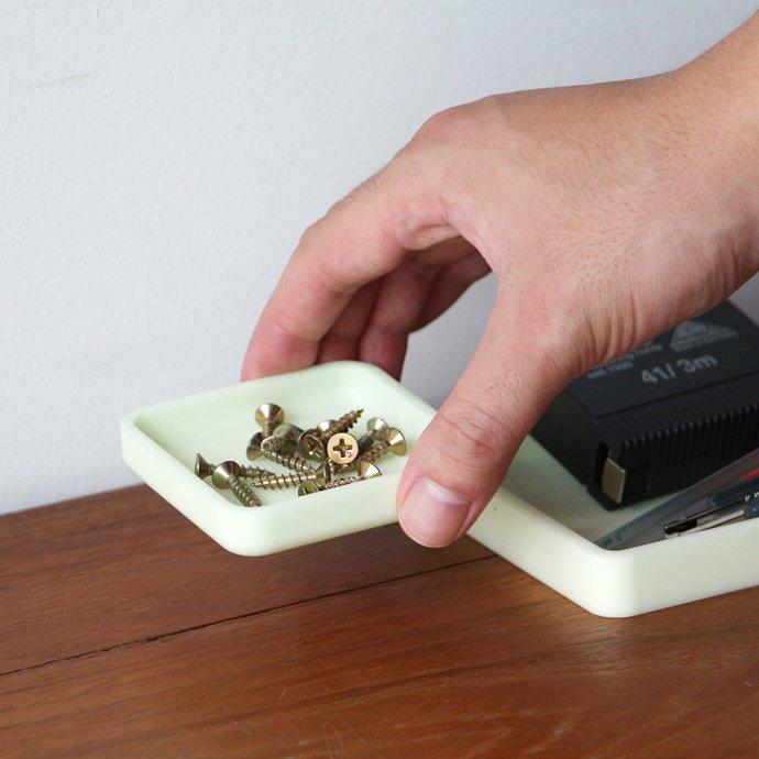 Mini Parts Tray Glow ミニパーツトレイ グロー 蓄光 光 発光 暗闇 光る キャンプ アウトドア アメリカ軍 ミリタリー 滑り止め ラバー トレー トレイ ポイント… | MINI | 03