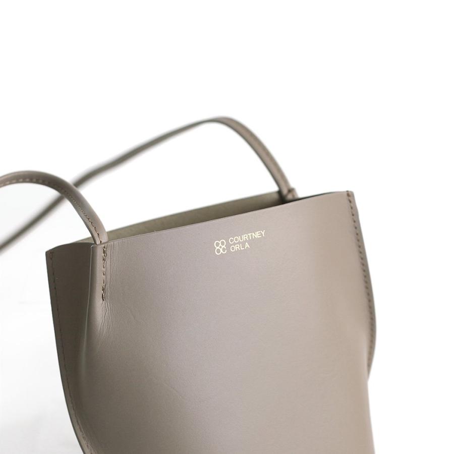 COURTNEY ORLA (コートニーオーラ) / SLOPE TOTE mini - トープ スムースレザー SLO23FCL011001TPE ショルダーバッグ  グレー ベージュ シンプル 無地 鞄 バッ… | COURTNEY ORLA | 04