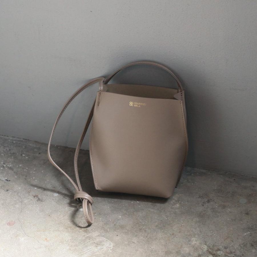 COURTNEY ORLA (コートニーオーラ) / SLOPE TOTE mini - トープ スムースレザー SLO23FCL011001TPE ショルダーバッグ  グレー ベージュ シンプル 無地 鞄 バッ… | COURTNEY ORLA | 06