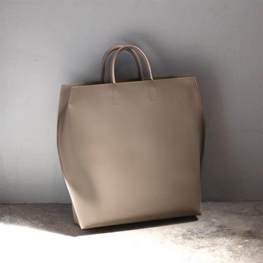 COURTNEY ORLA (コートニーオーラ) / COURTNEY ORLA (コートニーオーラ) / SLOPE TOTE l - トープ スムースレザー SLO23FCL011004TPE トートバッグ A4 グレー … | COURTNEY ORLA | 02