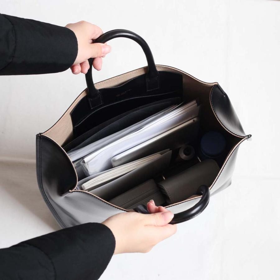 COURTNEY ORLA (コートニーオーラ) / COURTNEY ORLA (コートニーオーラ) / SLOPE TOTE l - トープ スムースレザー SLO23FCL011004TPE トートバッグ A4 グレー … | COURTNEY ORLA | 04