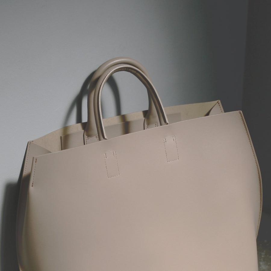 COURTNEY ORLA (コートニーオーラ) / COURTNEY ORLA (コートニーオーラ) / SLOPE TOTE l - トープ スムースレザー SLO23FCL011004TPE トートバッグ A4 グレー … | COURTNEY ORLA | 07