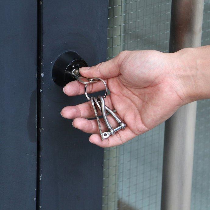 GLOMA NAUTICA / Twist Shackle 402 グローマノーティカ ツイストシャックル  キーホルダー キーリング 鍵 スマートキー カラビナ プチギフト お祝い 贈り物 … | DETAIL | 02