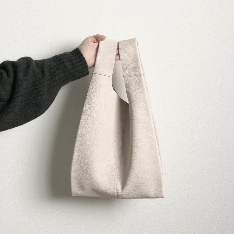 POMTATA ポンタタ P2508 MEL TOTE BAG オフホワイト 121-3731 トートバッグ レザー 本革 日本製 無地 黒 ショルダーバッグ ショッパーバッグ ショッパー型 A4… | POMTATA | 01