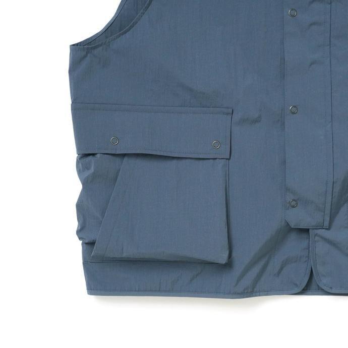 STILL BY HAND スティルバイハンド / VE02241 - BLUE GREY ナイロン ラージポケットベスト | STILL BY HAND | 04