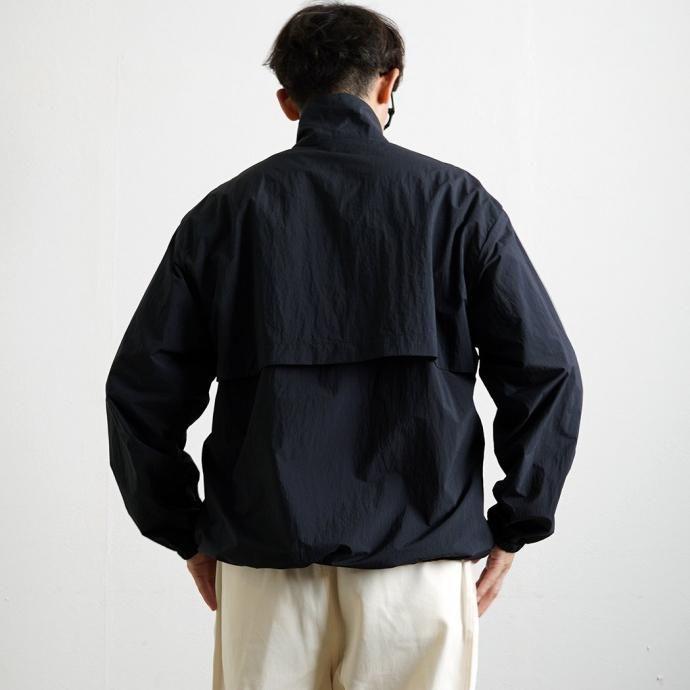 STILL BY HAND スティルバイハンド / BL07243 - KHAKI BEIGE ナイロン プルオーバージャケット | STILL BY HAND | 04