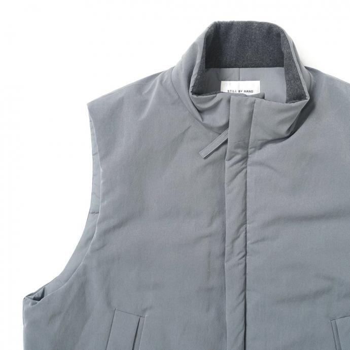 STILL BY HAND スティルバイハンド / VE01243 - BLUE GREY スタンドカラー シンサレート パデッドベスト | STILL BY HAND | 03