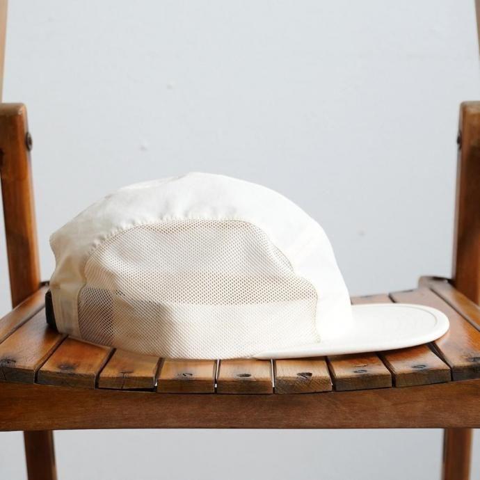 AS Colour / Active Finn Cap - Ecru サイドメッシュ ナイロン5パネルキャップ エクリュ | AS Colour | 01