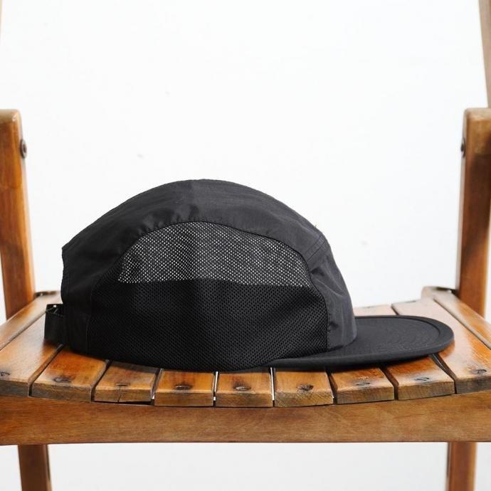 AS Colour / Active Finn Cap - Black サイドメッシュ ナイロン5パネルキャップ ブラック | AS Colour | 01