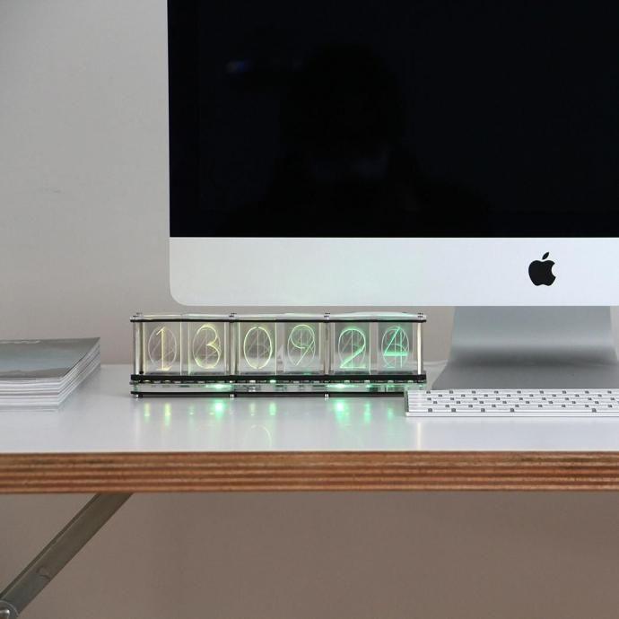 RGB Tube Clock ニキシー管風置時計 UNCOMMON CARRY / RGB チューブ クロック |  | 07