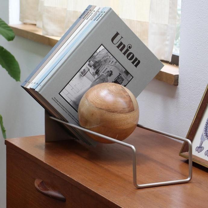 スロープブックエンド シルバー HERE by DETAIL / Slope Bookend - Silver | DETAIL