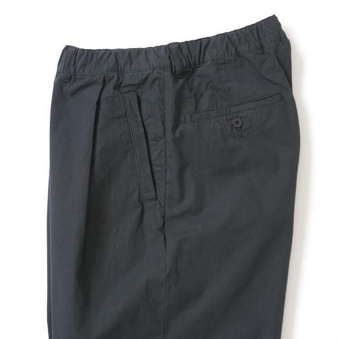 STILL BY HAND スティルバイハンド / PT02253 - BLUE CHARCOAL ガーメントダイ ディープタックパンツ | STILL BY HAND | 02