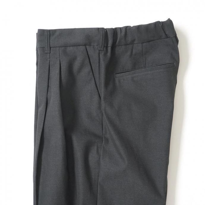STILL BY HAND スティルバイハンド / PT06253 - CHARCOAL ディープ2タックパンツ チャコール | STILL BY HAND | 03