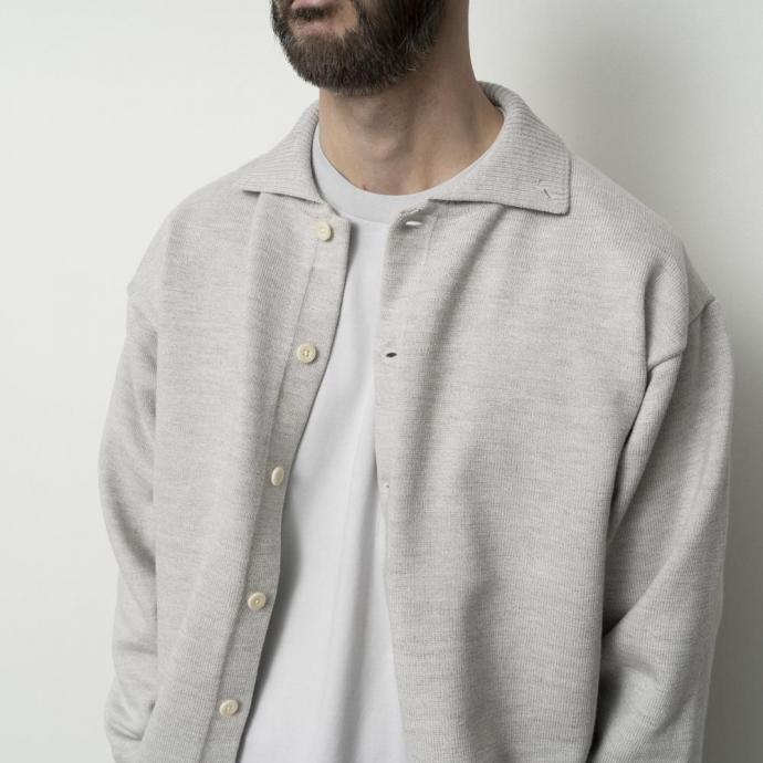 STILL BY HAND スティルバイハンド / KN05253 - LIGHT GREY 10Gニット ポロカーディガン | STILL BY HAND | 07