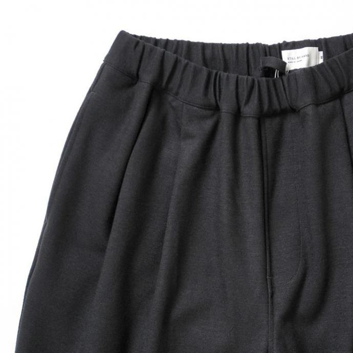 STILL BY HAND スティルバイハンド / CS04253 - CHARCOAL ウールジャージー 2タックパンツ チャコール | STILL BY HAND | 02