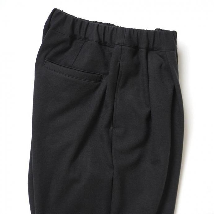 STILL BY HAND スティルバイハンド / CS04253 - CHARCOAL ウールジャージー 2タックパンツ チャコール | STILL BY HAND | 03