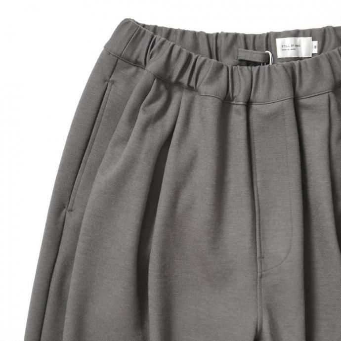 STILL BY HAND スティルバイハンド / CS04253 - GREIGE ウールジャージー 2タックパンツ グレージュ | STILL BY HAND | 02