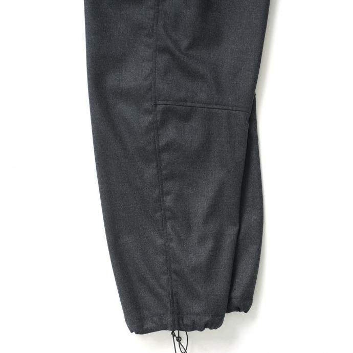 STILL BY HAND スティルバイハンド / PT05253 - CHARCOAL フリーアジャスティング ウールパンツ | STILL BY HAND | 04