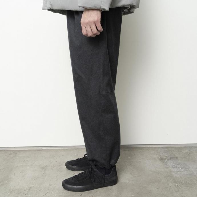 STILL BY HAND スティルバイハンド / PT05253 - GREIGE フリーアジャスティング ウールパンツ | STILL BY HAND | 06