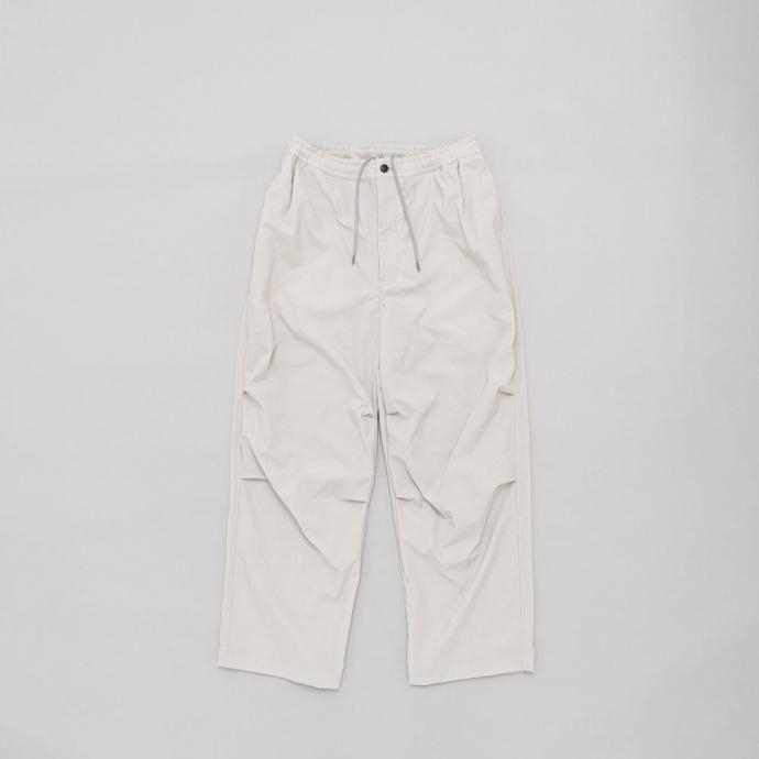 STILL BY HAND スティルバイハンド / PT06254 - IVORY タスランナイロン ニータックパンツ | STILL BY HAND