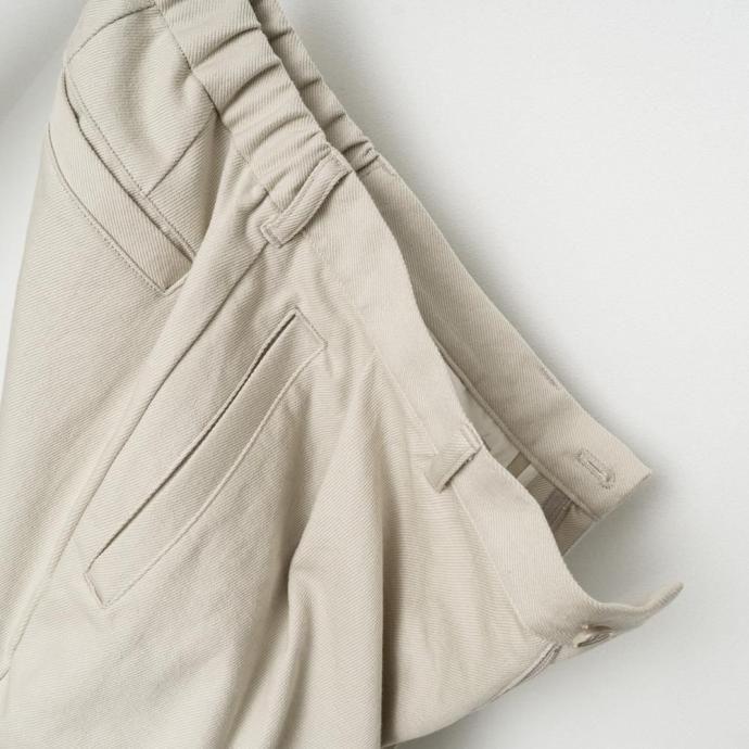 STILL BY HAND スティルバイハンド / PT07254 - LIGHT BEIGE ツイル テーパードパンツ | STILL BY HAND | 03
