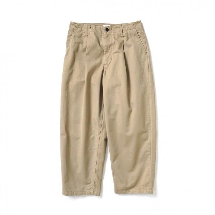 STILL BY HAND スティルバイハンド / PT02261 - BEIGE ワンタック セルビッジチノ Selvedge 1 pleat pants | STILL BY HAND