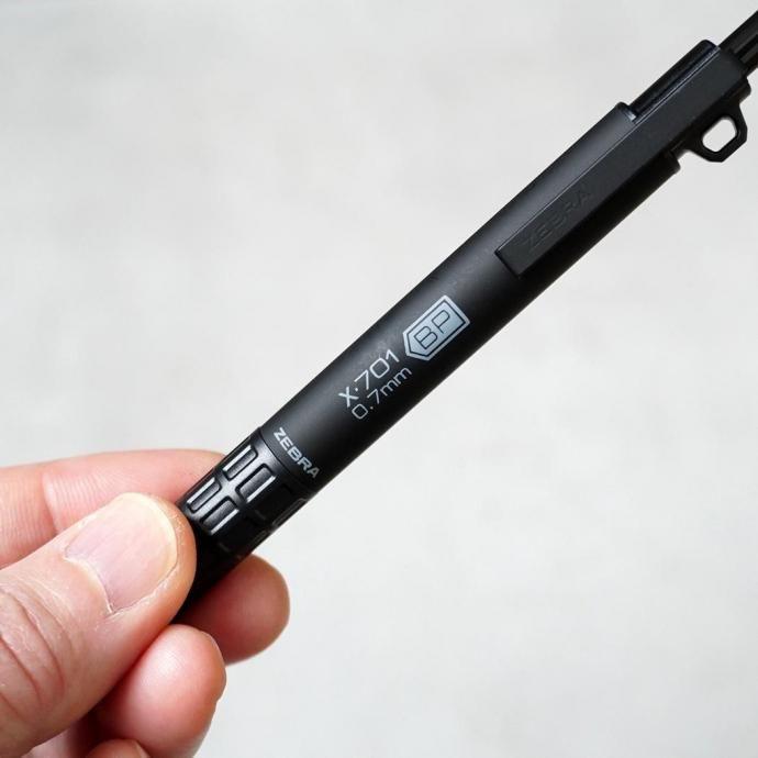 ZEBRA / X-701 ゼブラ 加圧式油性ボールペン 0.7mm 日本未発売・逆輸入モデル ブラック | ZEBRA | 03