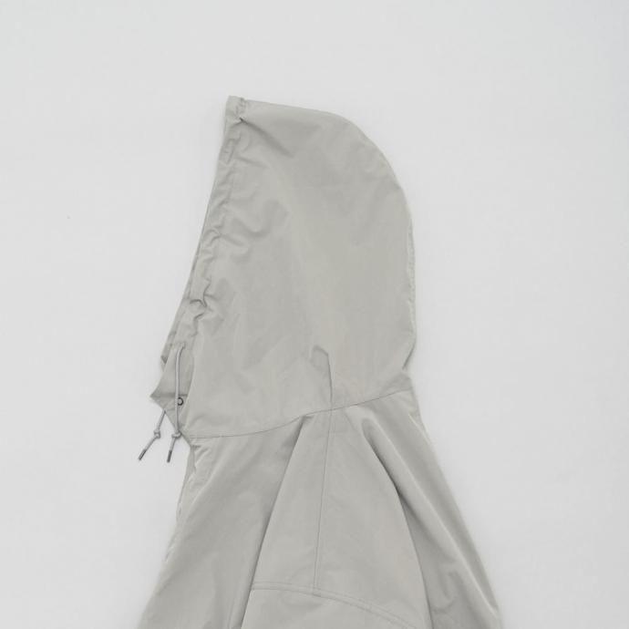 STILL BY HAND スティルバイハンド / CO03261 - ICE GREY フーデッド ナイロンコート Hooded nylon coat | STILL BY HAND | 02