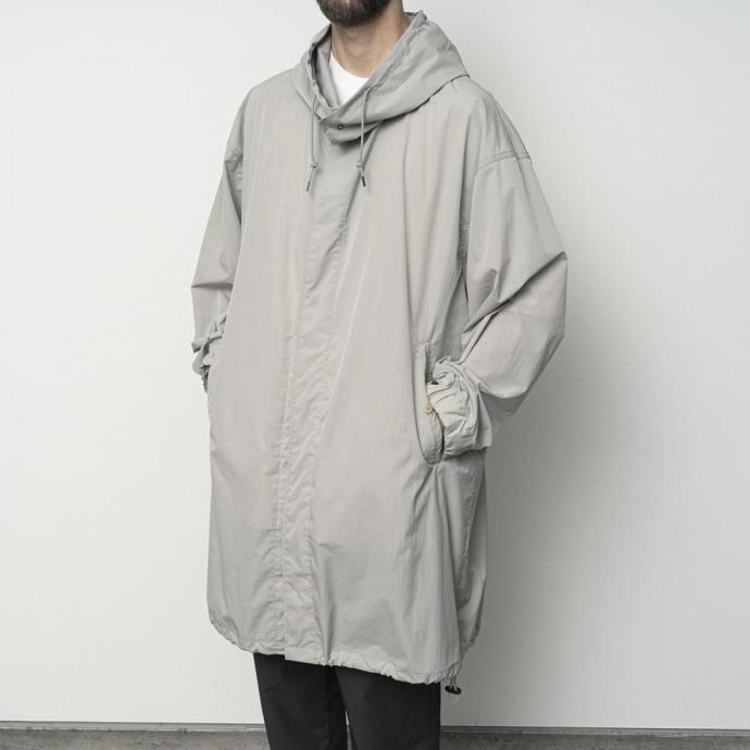 STILL BY HAND スティルバイハンド / CO03261 - ICE GREY フーデッド ナイロンコート Hooded nylon coat | STILL BY HAND | 04