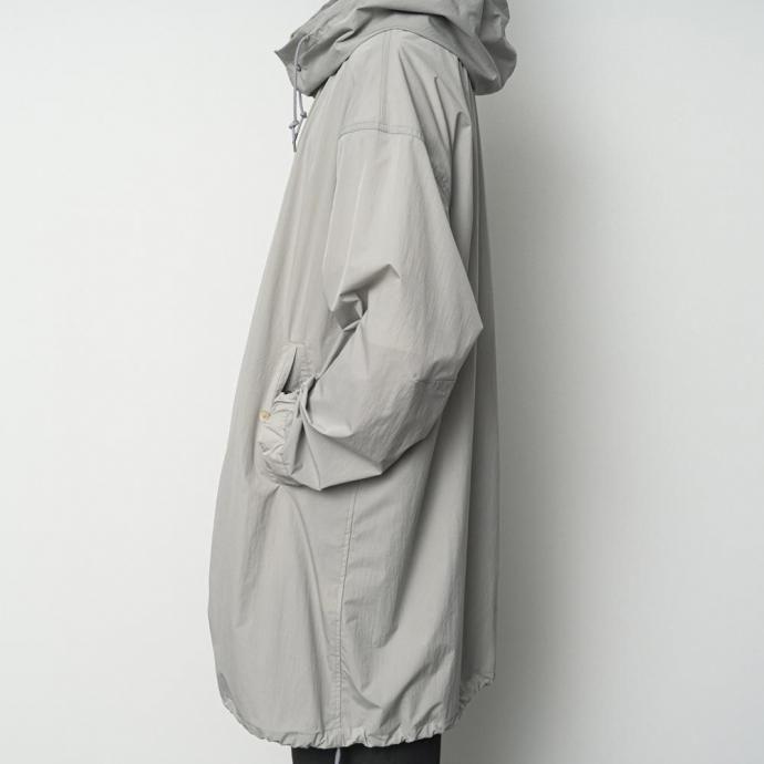 STILL BY HAND スティルバイハンド / CO03261 - ICE GREY フーデッド ナイロンコート Hooded nylon coat | STILL BY HAND | 05