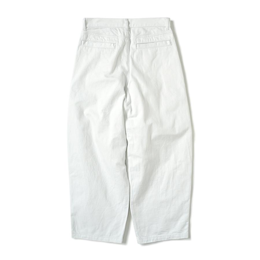 STILL BY HAND スティルバイハンド / DN03261 - ASH WHITE 11.5オンス ディープタック デニムパンツ 11.5oz deep tuck denim pants | STILL BY HAND | 01