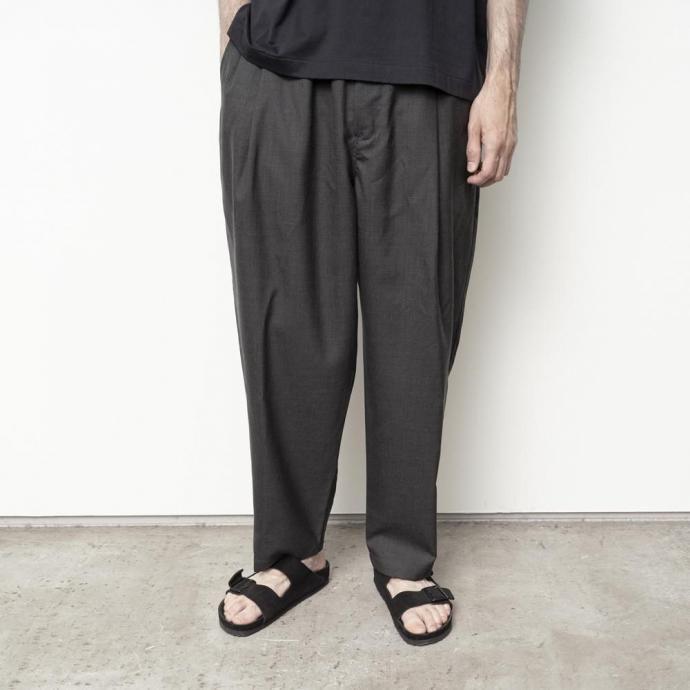 STILL BY HAND スティルバイハンド / PT09261 - BLACK NAVY サマーウール ワイドパンツ Summer wool wide pants | STILL BY HAND | 04