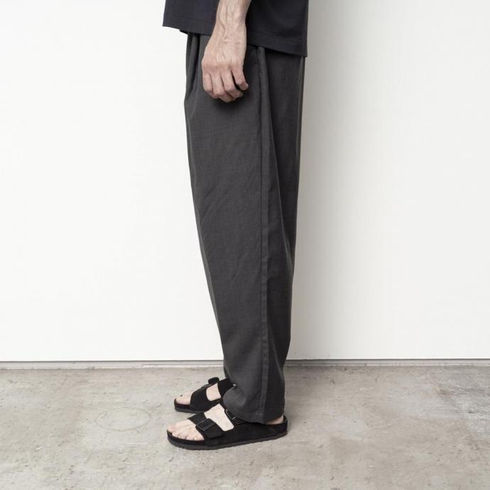 STILL BY HAND スティルバイハンド / PT09261 - BLACK NAVY サマーウール ワイドパンツ Summer wool wide pants | STILL BY HAND | 05