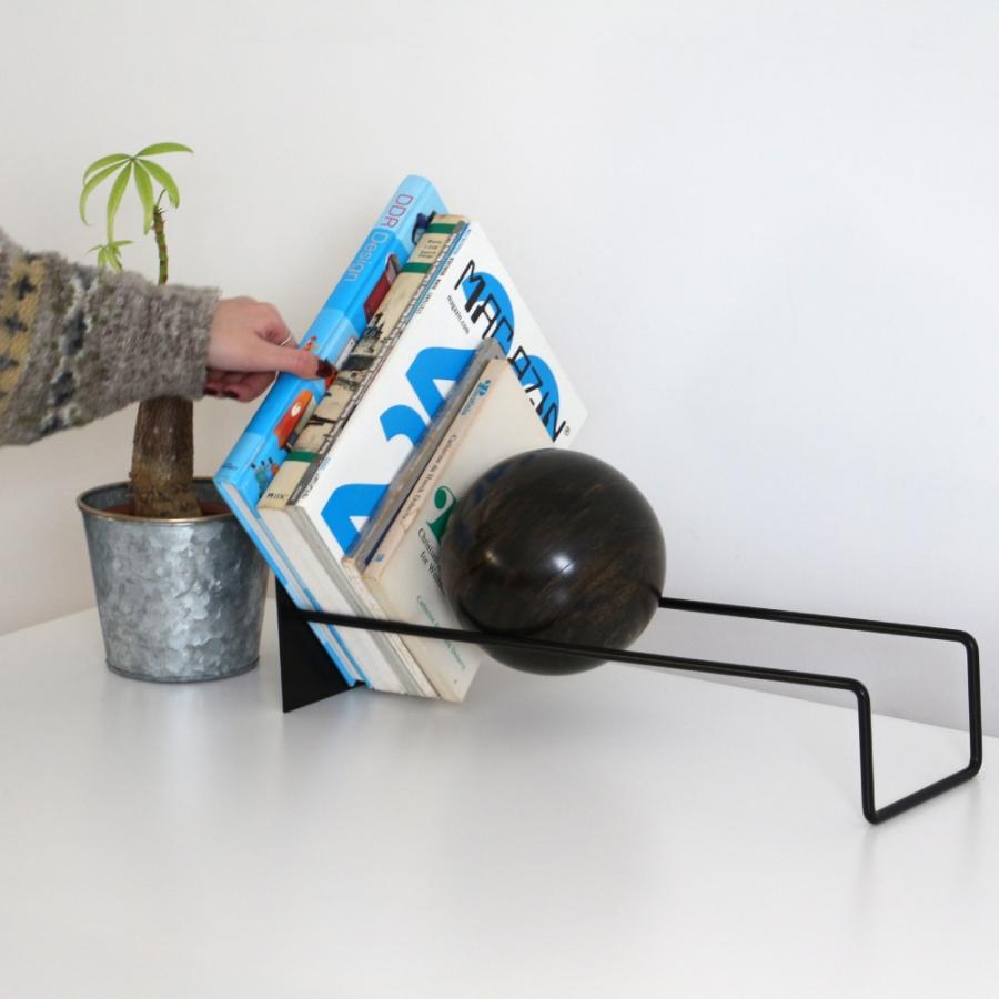 スロープブックエンド ブラック HERE by DETAIL / Slope Bookend - Black | DETAIL